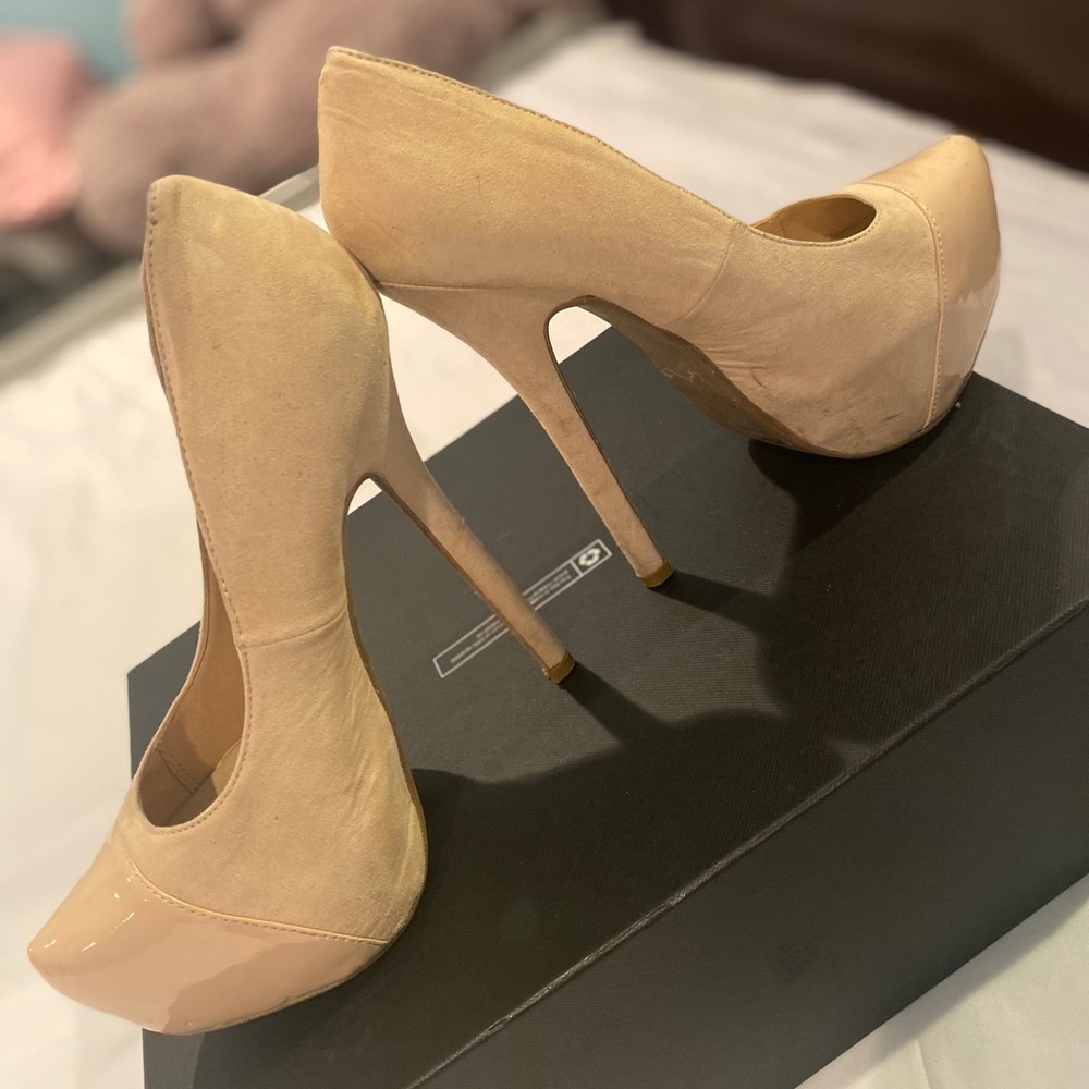 Shoes - Picture 5 of 8